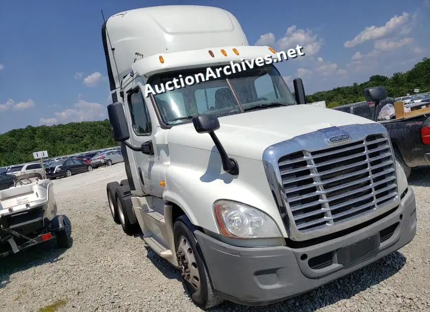 FREIGHTLINER CASCADIA 1 2014 VIN: 3AKJGEBG5ESFX7393
