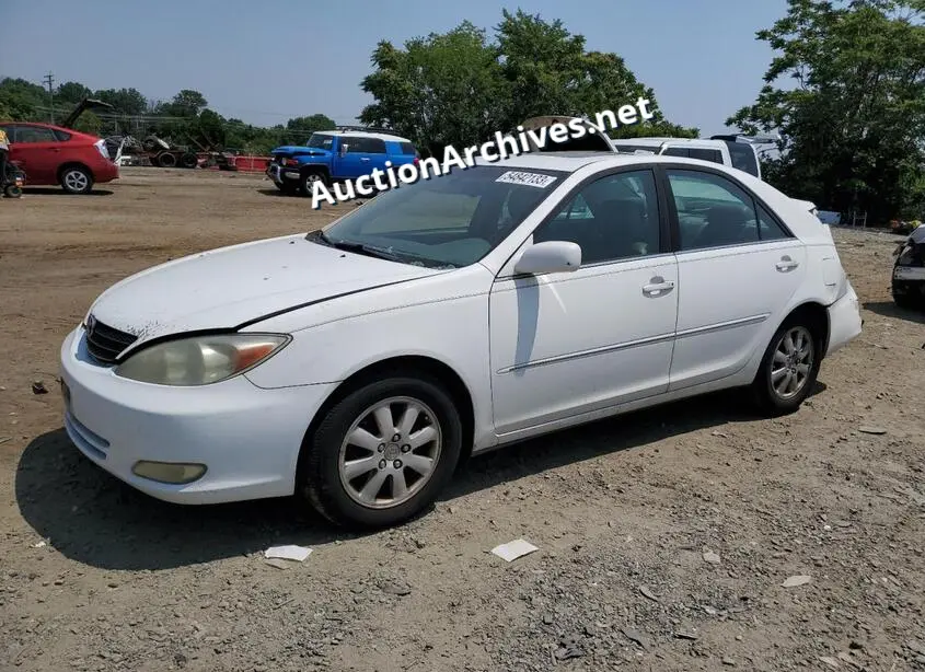 TOYOTA CAMRY LE 2004 VIN: 4T1BF30K84U064176