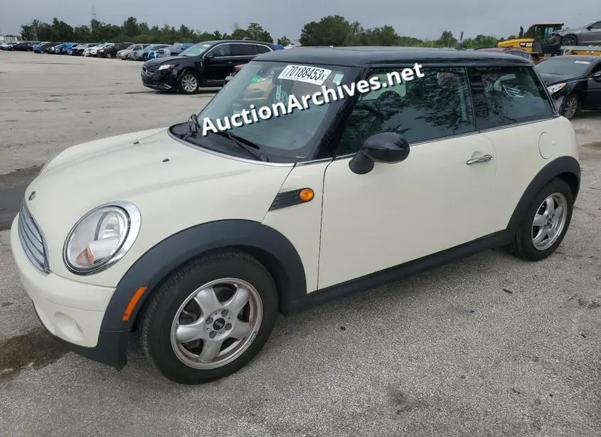 MINI COOPER 2009 VIN: WMWMF33539TU70198