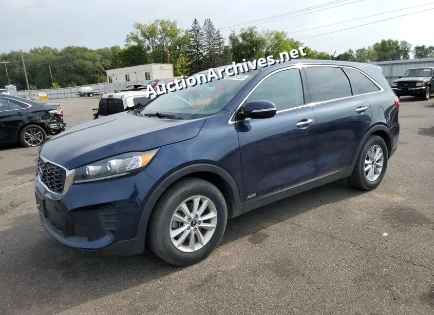 KIA SORENTO LX 2019 VIN: 5XYPGDA57KG495323
