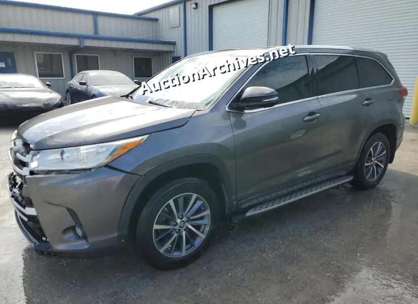 TOYOTA HIGHLANDER 2017 VIN: 5TDKZRFH8HS517426