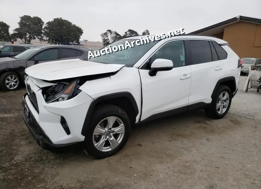 TOYOTA RAV4 XLE 2021 VIN: 2T3P1RFV3MW154447