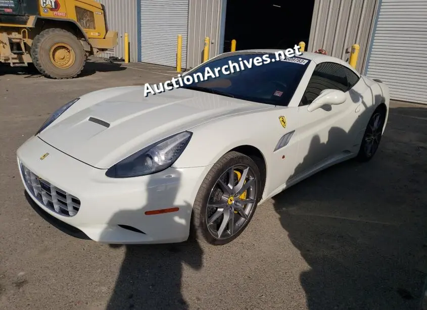 FERRARI CALIFORNIA 2014 VIN: ZFF65TJA3E0195945
