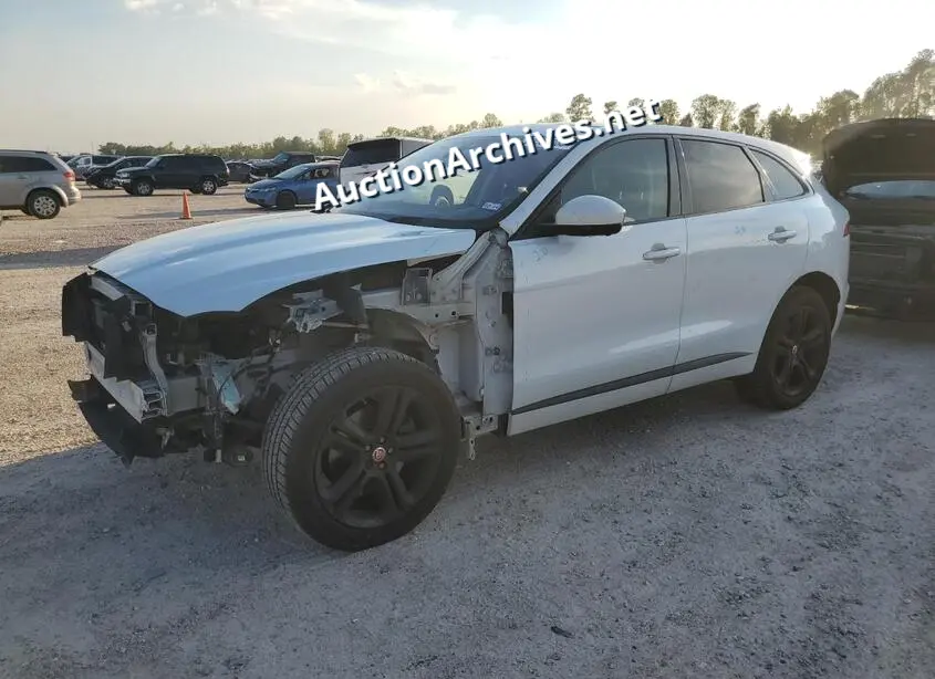 JAGUAR F-PACE R - 2017 VIN: SADCL2BV6HA065454